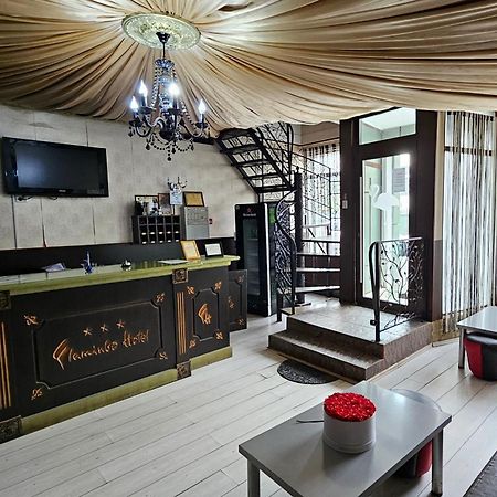 Flamingo Hotel Piteşti Kültér fotó