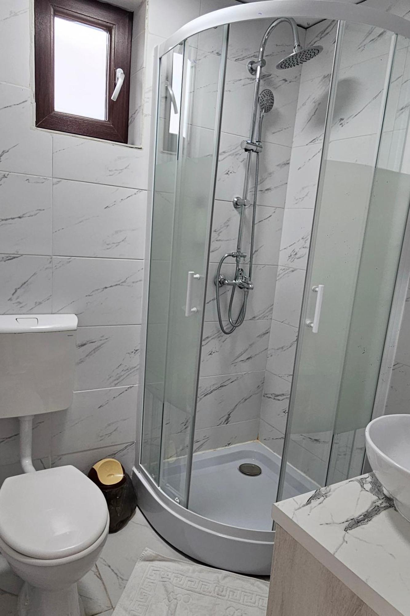 Flamingo Hotel Piteşti Kültér fotó