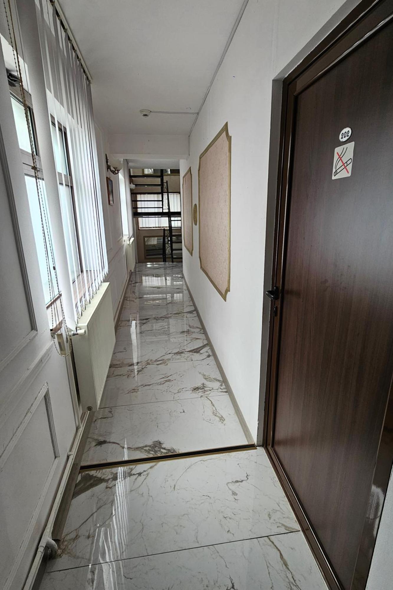 Flamingo Hotel Piteşti Kültér fotó
