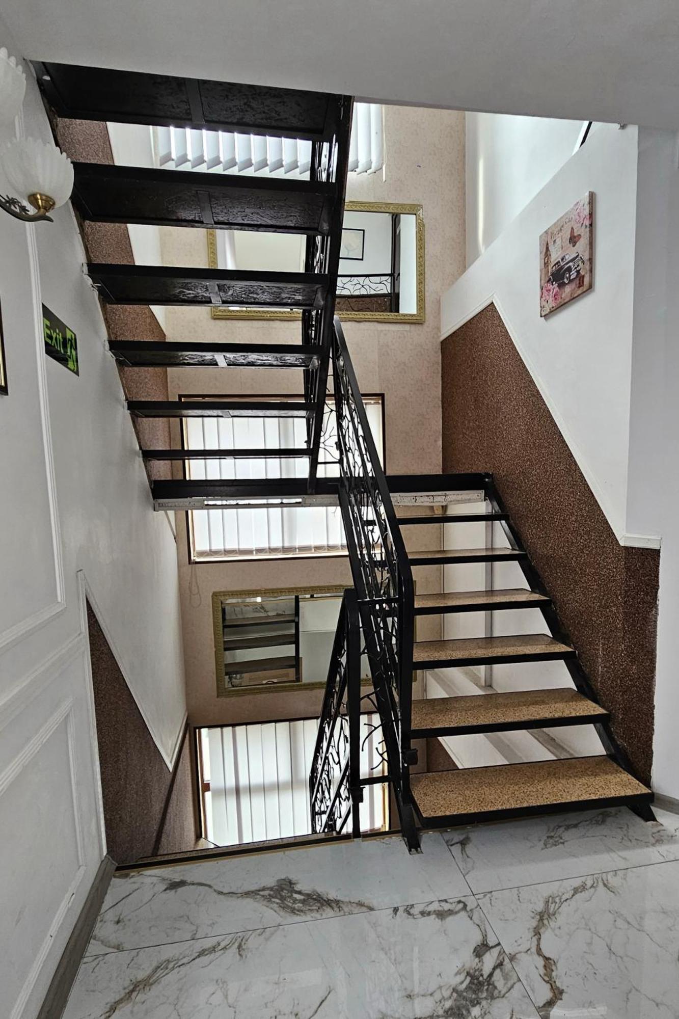 Flamingo Hotel Piteşti Kültér fotó