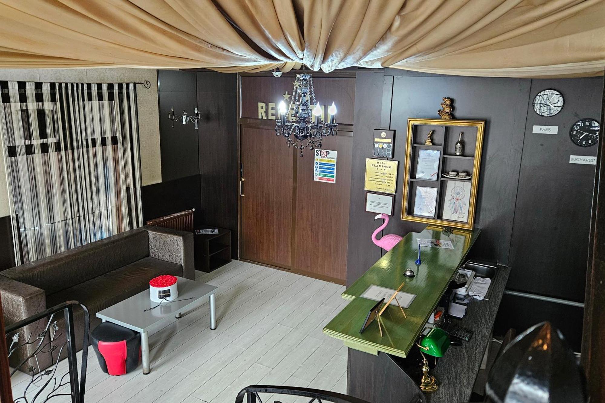 Flamingo Hotel Piteşti Kültér fotó